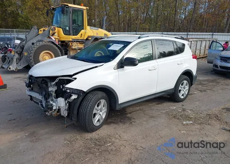 2015 Toyota Rav4 Le z USA, uszkodzony, nr VIN JTMBFREVXFJ039729